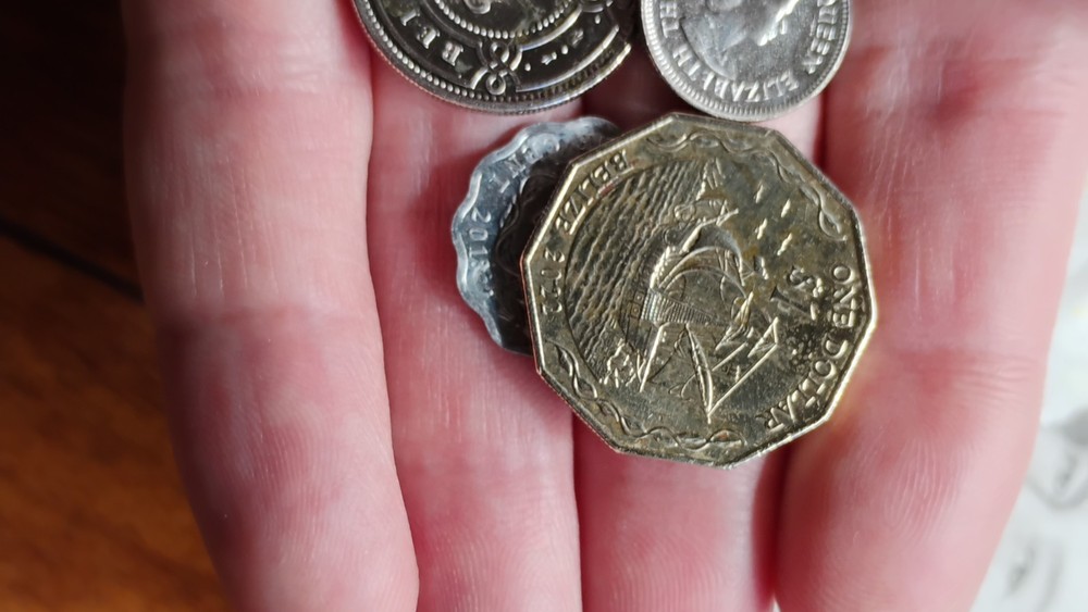 BRITISH POUND 5 OLD VERSION + BELIZE COINS