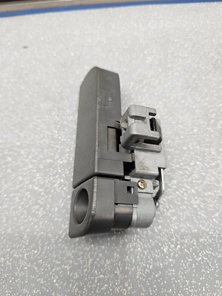 🔥2003-2008 Honda Pilot Glove Box Latch Lock Release Handle Compartment Assembly