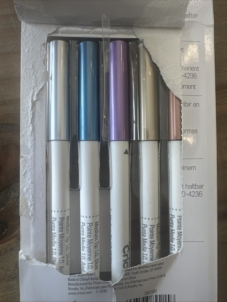 CRICUT EXPLORE METALLIC PEN SET, MEDIUM POINT 1.0 - 5 Pens Opened Never Used