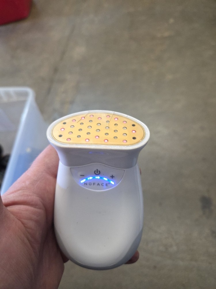 Nuface Light Therapy Device With Head * No Cord
