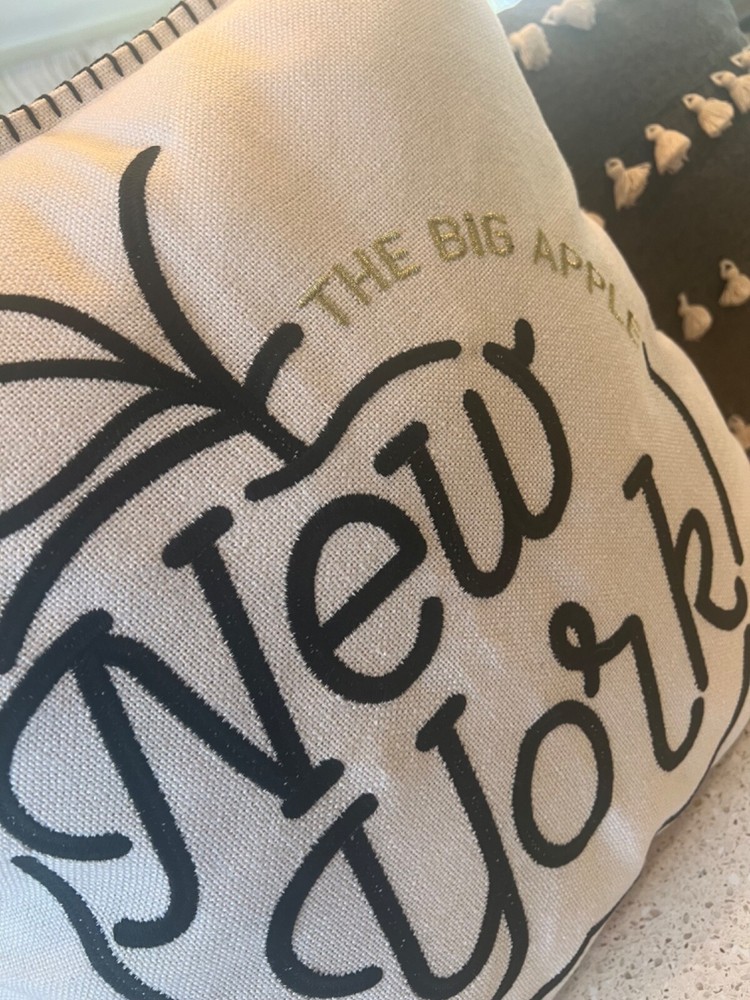 NEW YORK THEME PILLOWCASE- BIG APPLE