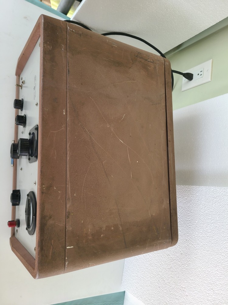 Hewlett Packard 650A Test Oscillator Unit, Powers Up, UNTESTED