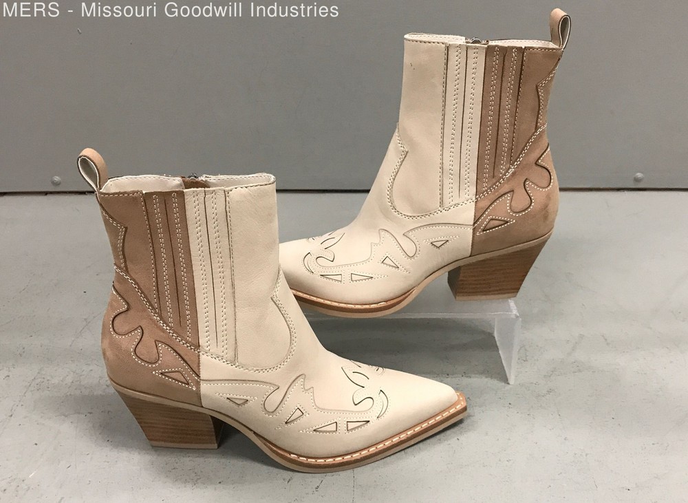 Womens Beige Zipper Boots Size 7