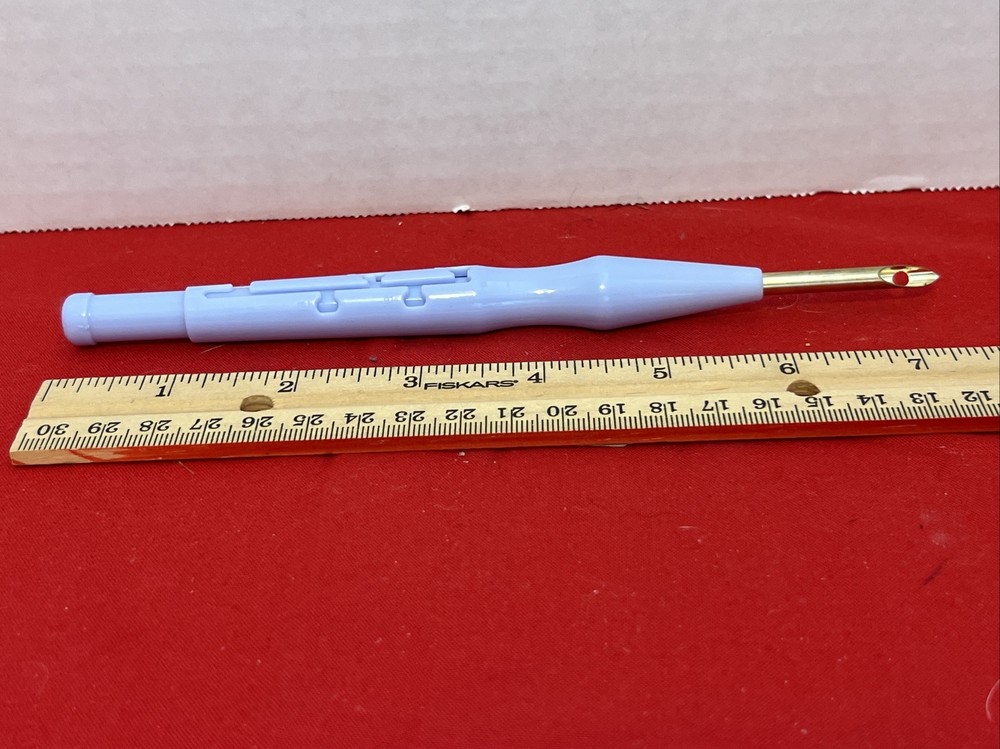 Punch Threader Needles Embroidery Needle Pen Weaving Tool Adjustable