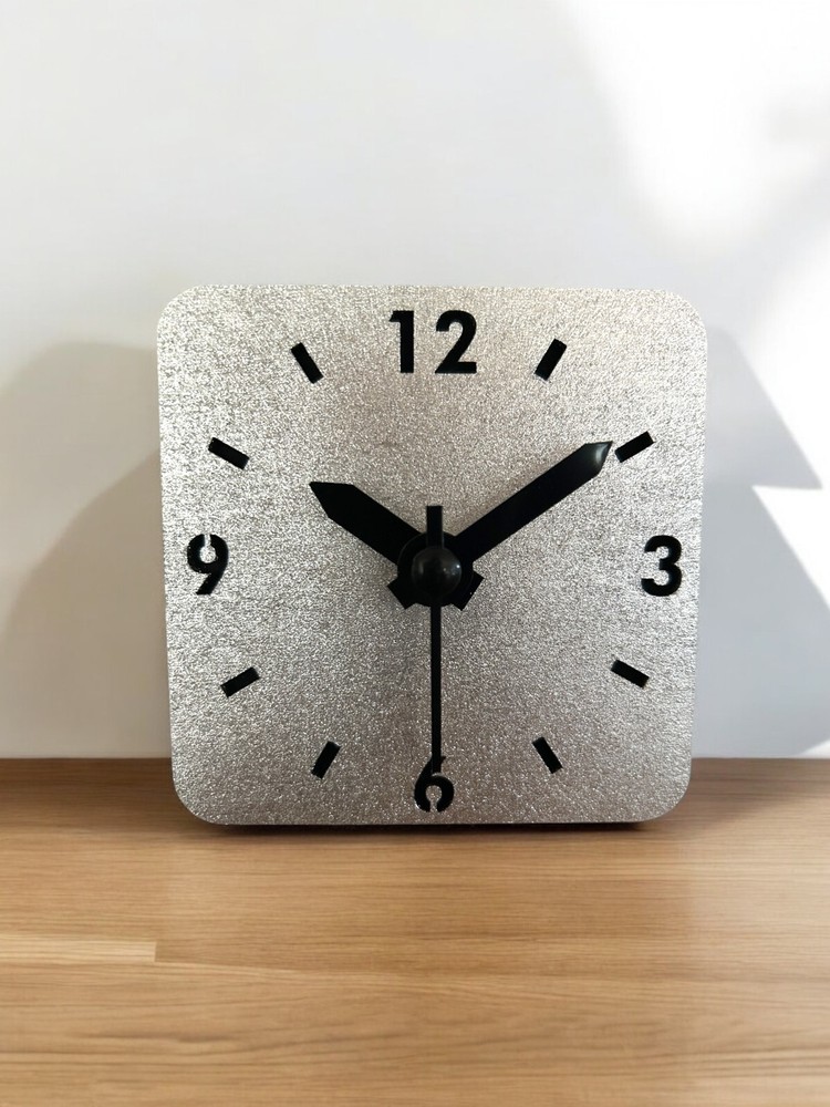 Versatile Fridge Magnet Clock – Silent Quartz, Wood Frame, Gift-Ready