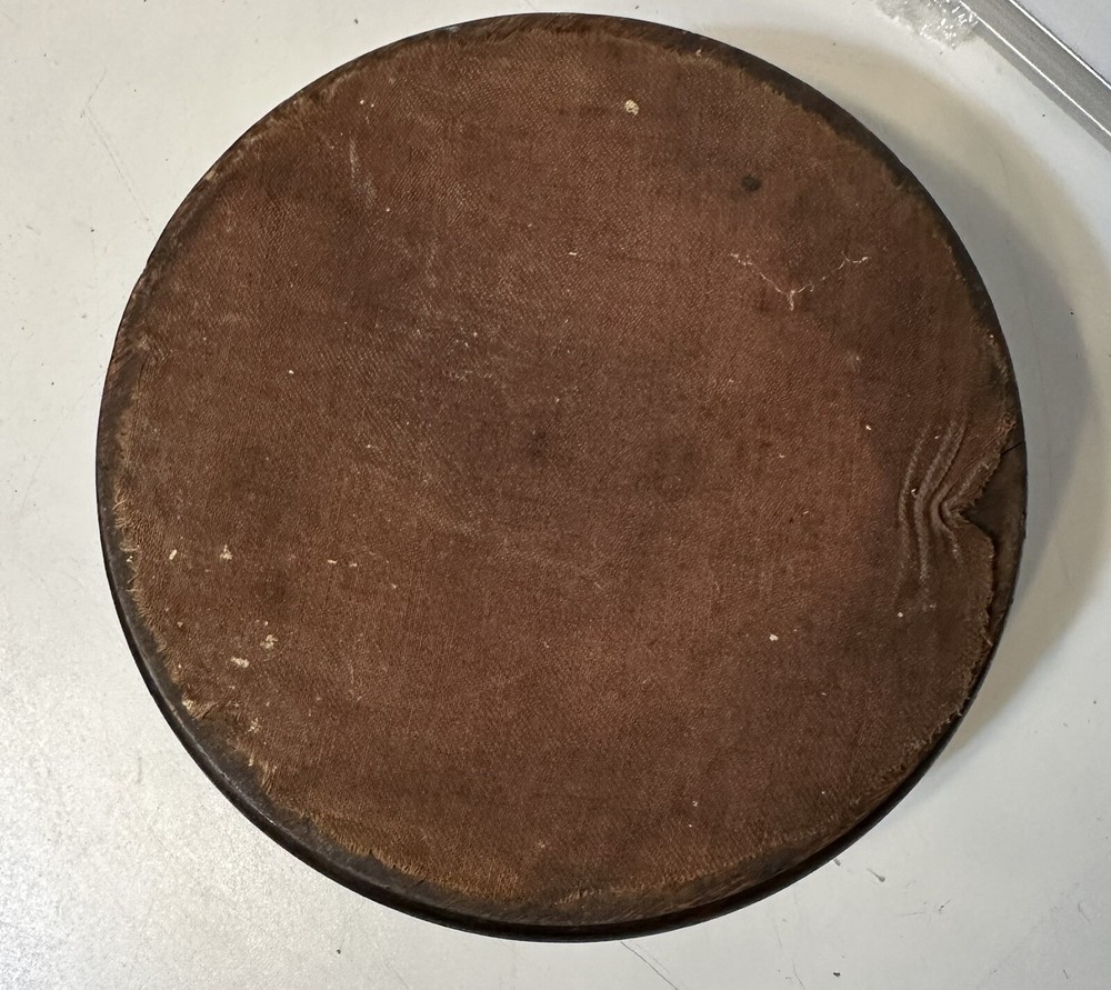 VINTAGE RUSTIC 7.5" NUTCRACKER WITH NUT CRACKER AND 6 PICKS