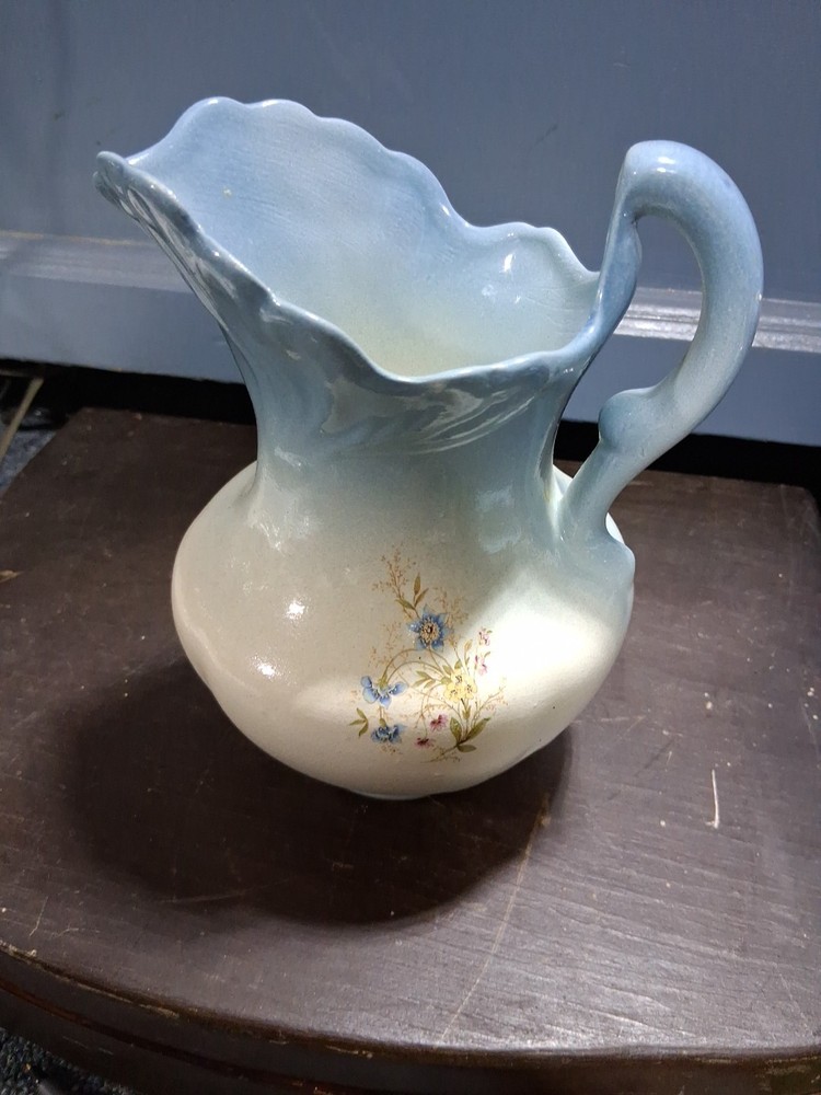 Small Vintage Pitcher & Basin