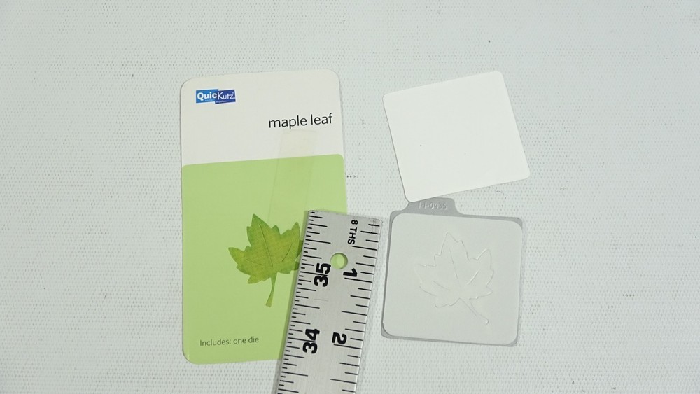 Vintage 2005 QuicKutz Fall Maple Leaf Craft Die RS0435