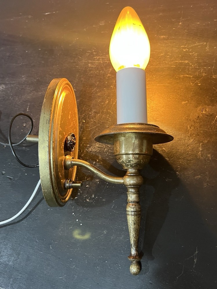 Single Antique Brass Wall Sconce Nice Rewired Great 77B