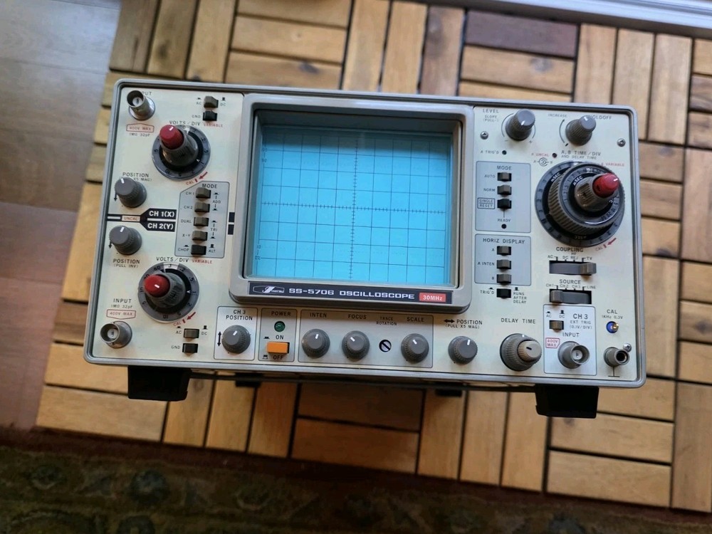 Iwatsu SS-5706 Analog Oscilloscope