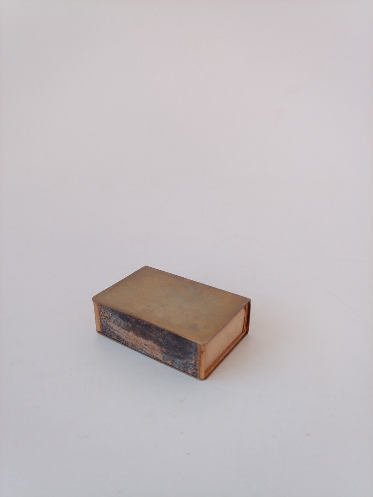 VINTAGE SILVER TONE / BRASS MATCH BOX COVER MATCHBOX HOLDER