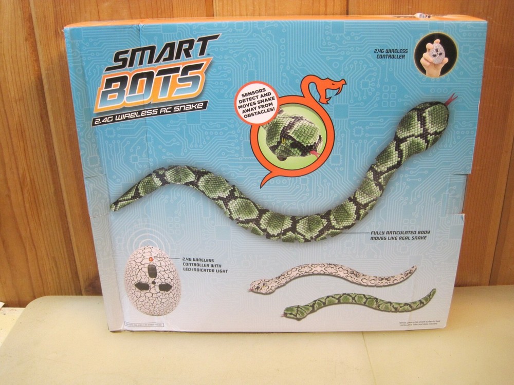 Smart Bots Wireless Remote Control Snake With Interactive Pet Mode B7746