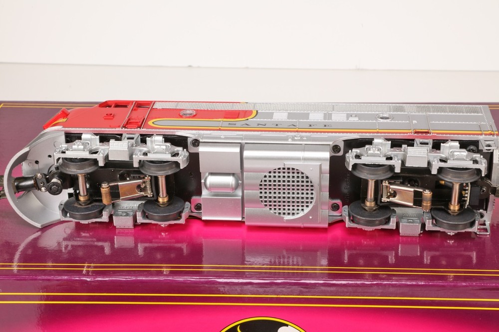 MTH Santa Fe Aluminum Passenger Set