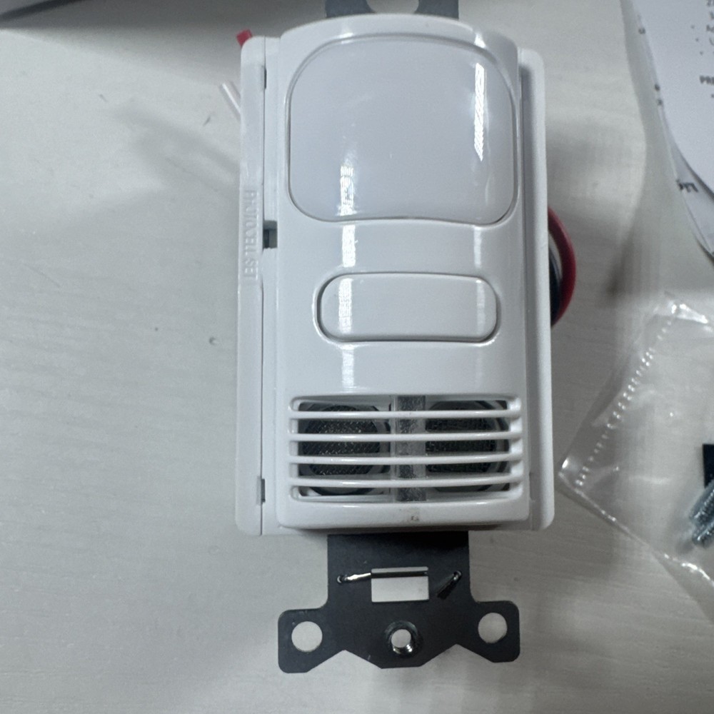 Current LightHAWK 1 Circuit White Wall Switch Sensor LHRMTS1-N-WH