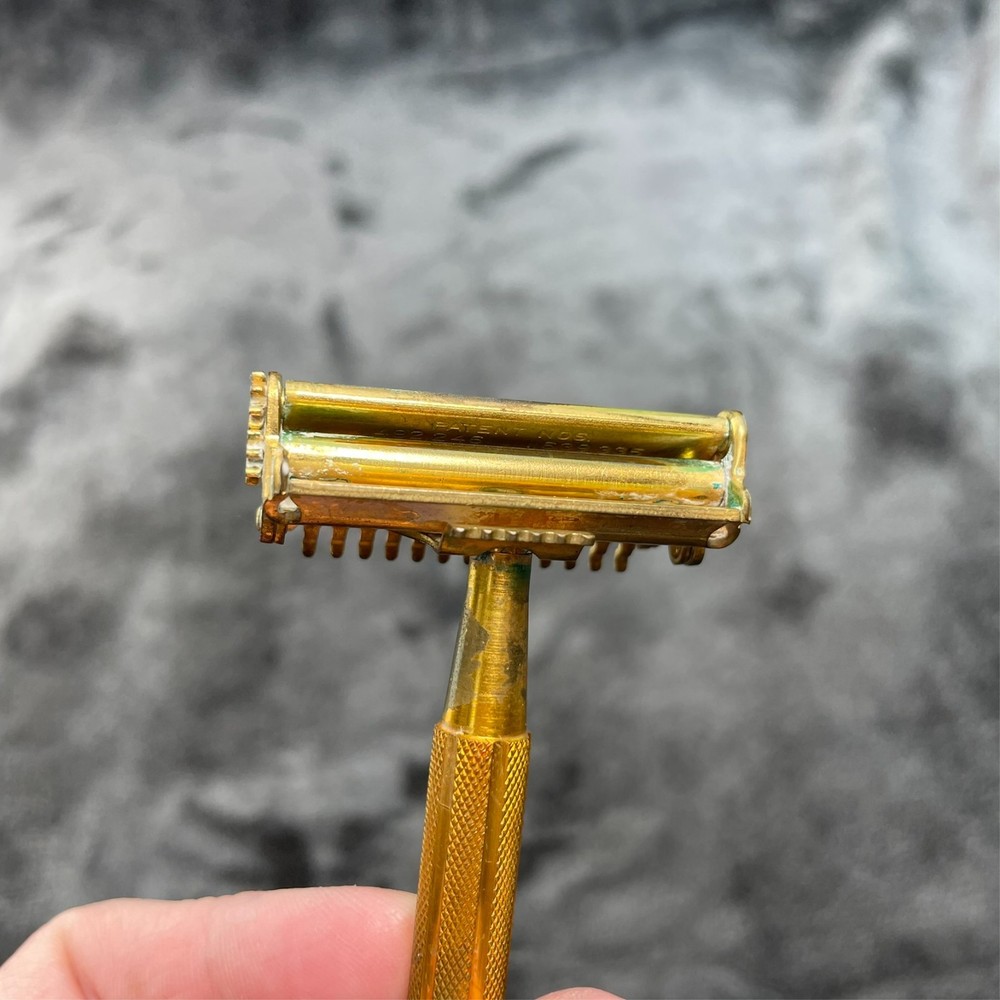 Auto Strop Safety Razor Valet Gold Tone