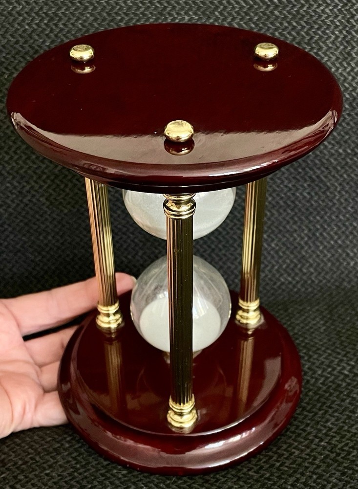 Classic Hourglass Timer with Lacquered Mahogany Base + Columns - 15 Minute Timer