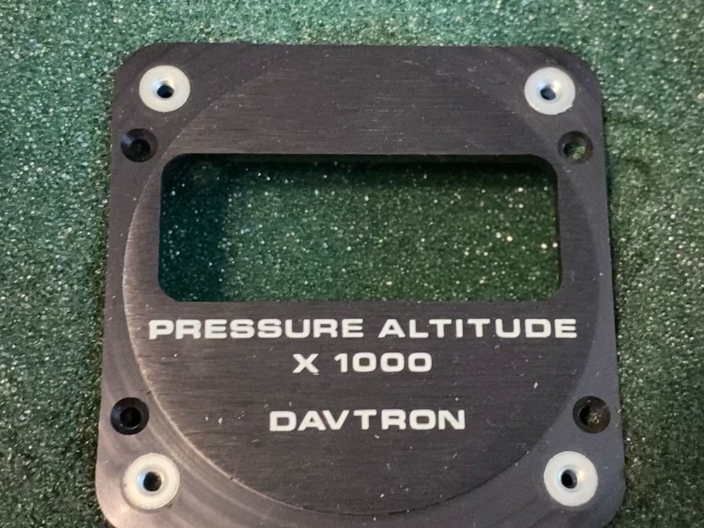 DAVTRON MODEL 630-2 DIGITAL PRESSURE ALTITUDE FACEPLATE NEW SURPLUS