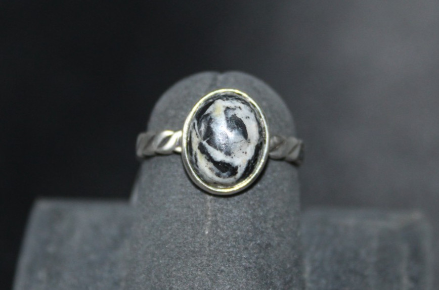 White Buffalo And Sterling Silver Ring Size 6.5