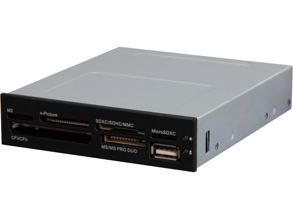 35FCREADBK3 - Startech Multi-Card Reader/Writer for 3.5" Drive Bay