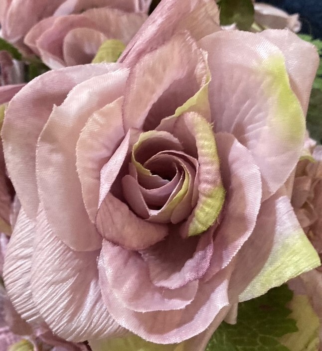 Large 12 Head Artificial Roses, Daisy, and Hydrangea mixed Bush