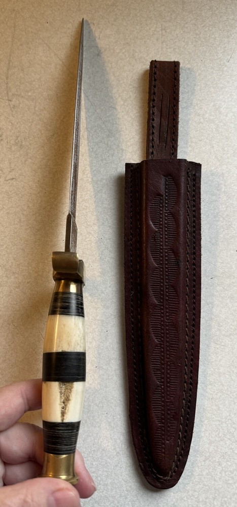 Unmarked Dagger With Leather Sheath