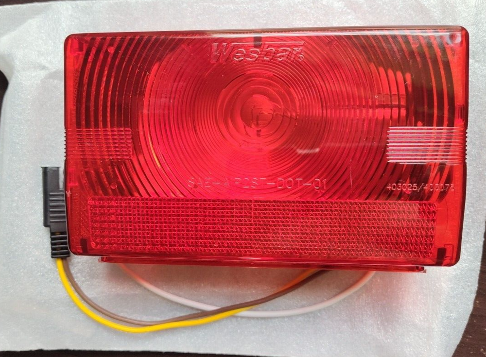 Fulton Wesbar 403025 Submersible Left Tail Light,