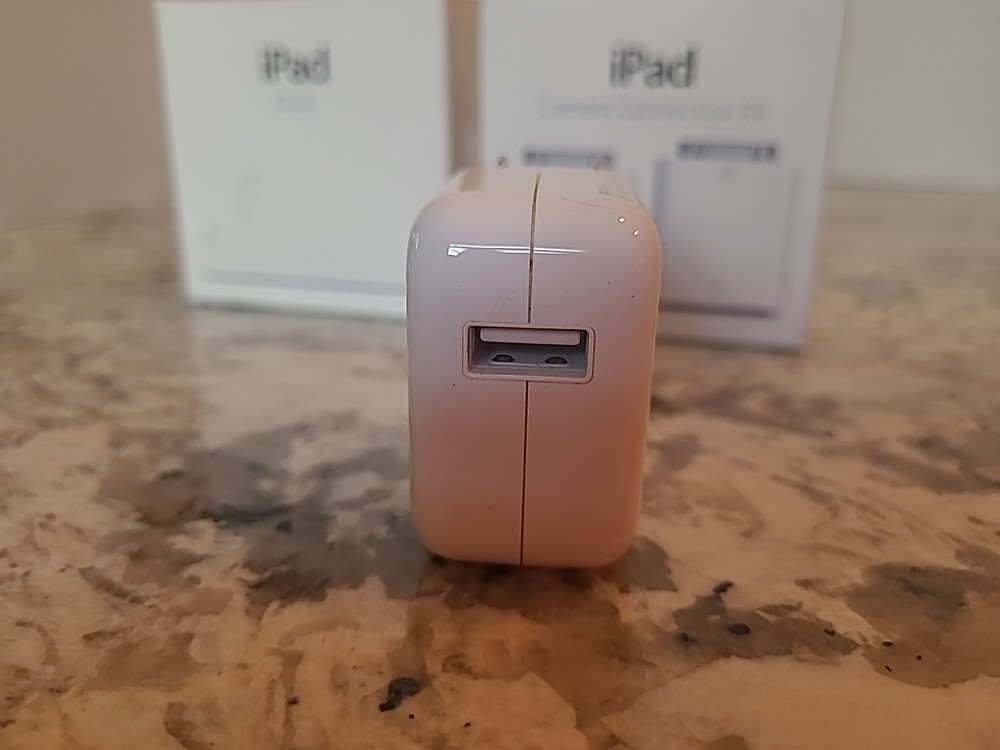 NEW Apple iPad Camera Connection Kit + Dock & Adapter Lot