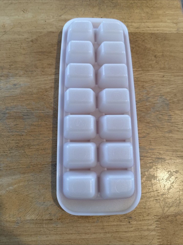 1 Tupperware Ice Cube Trays Fresh & Pure Red Pour Through Lid