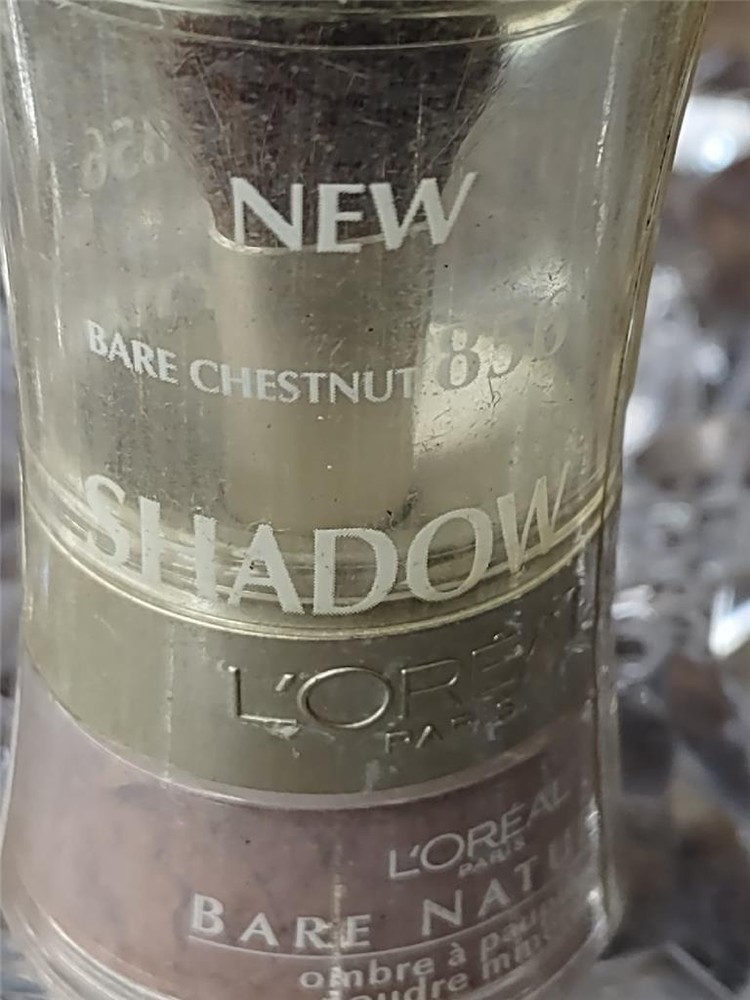 ONE (1) L'oreal Bare Naturale Gentle Mineral Eyeshadow # 856 BARE CHESTNUT