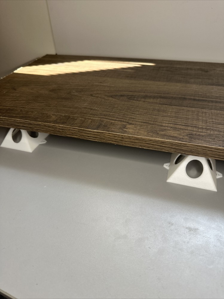 3D Printed Paint Triangles - Essential Paint Tools for Artists - Pyramid Stands