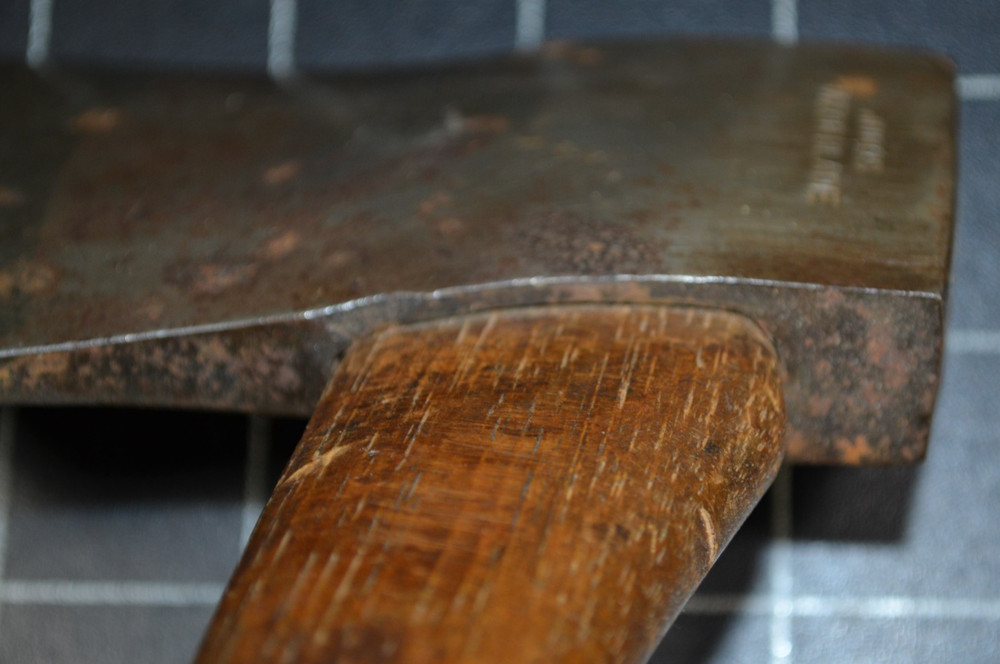 HURD'S RAZOR BLADE - CAMP HATCHET - ALL ORIGINAL