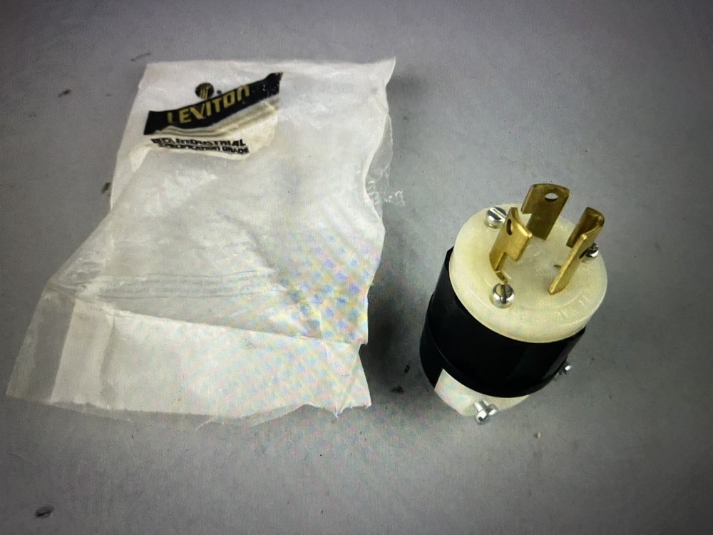 Leviton 4770-C Plug 15A - NEW Surplus!