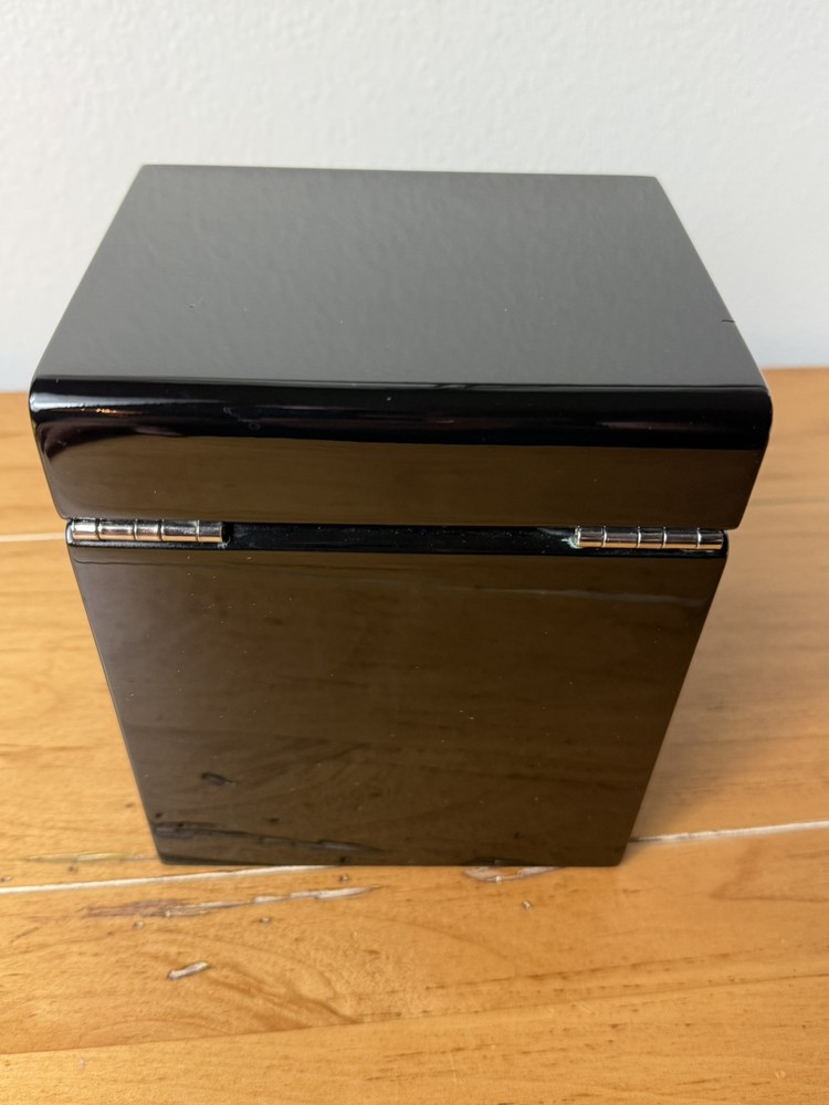 Montblanc Automatic Watch Winder Black Lacquered with Display - Battery Powered