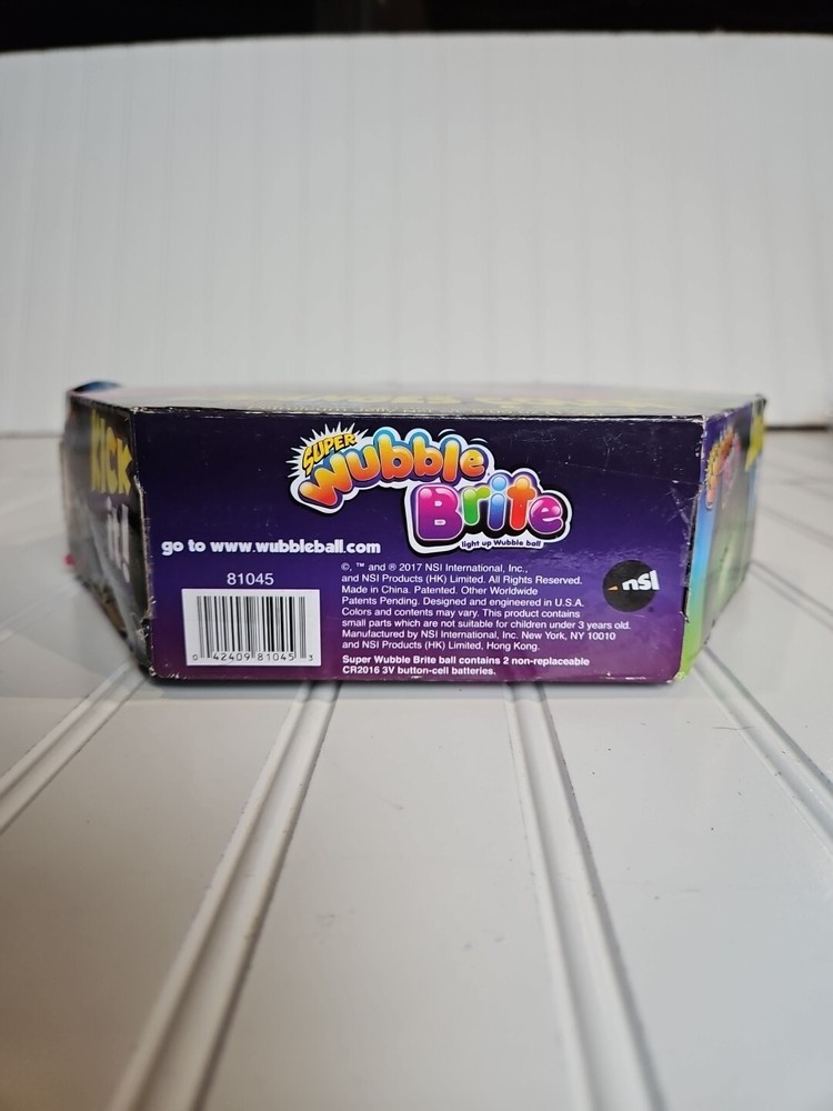 Super Wubble Brite With Wubble Pump - Changes Colors