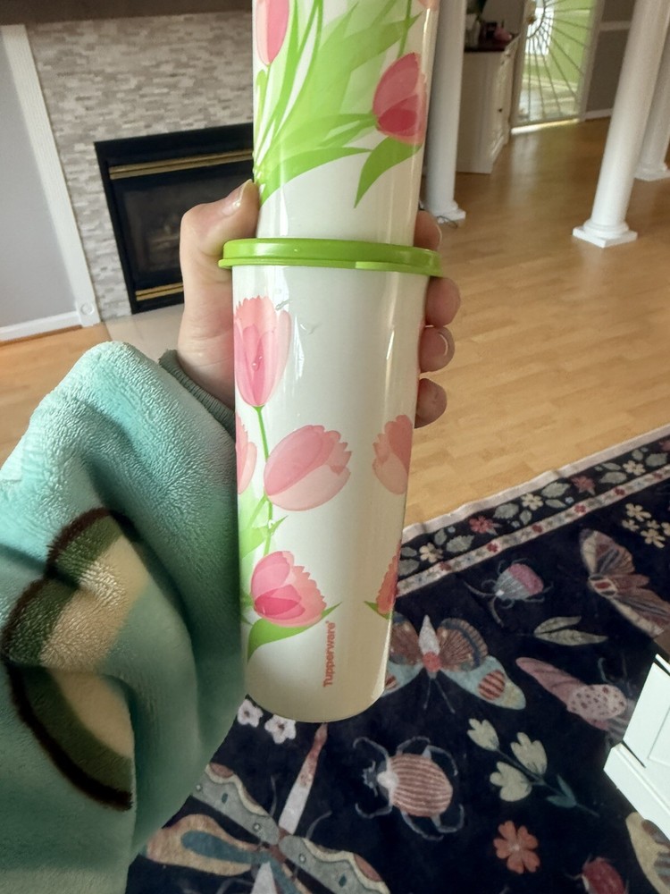 Tupperware Tulips Tumblers With Lids