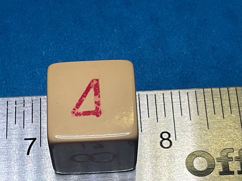BAKELITE BACKGAMMON CUBE————B-4