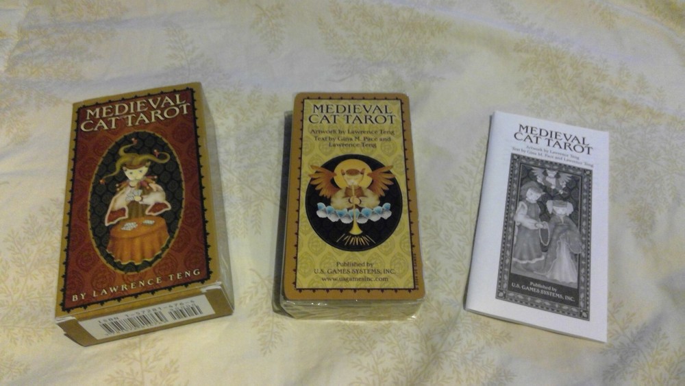 NIB Medieval Cat Tarot Deck and Booklet