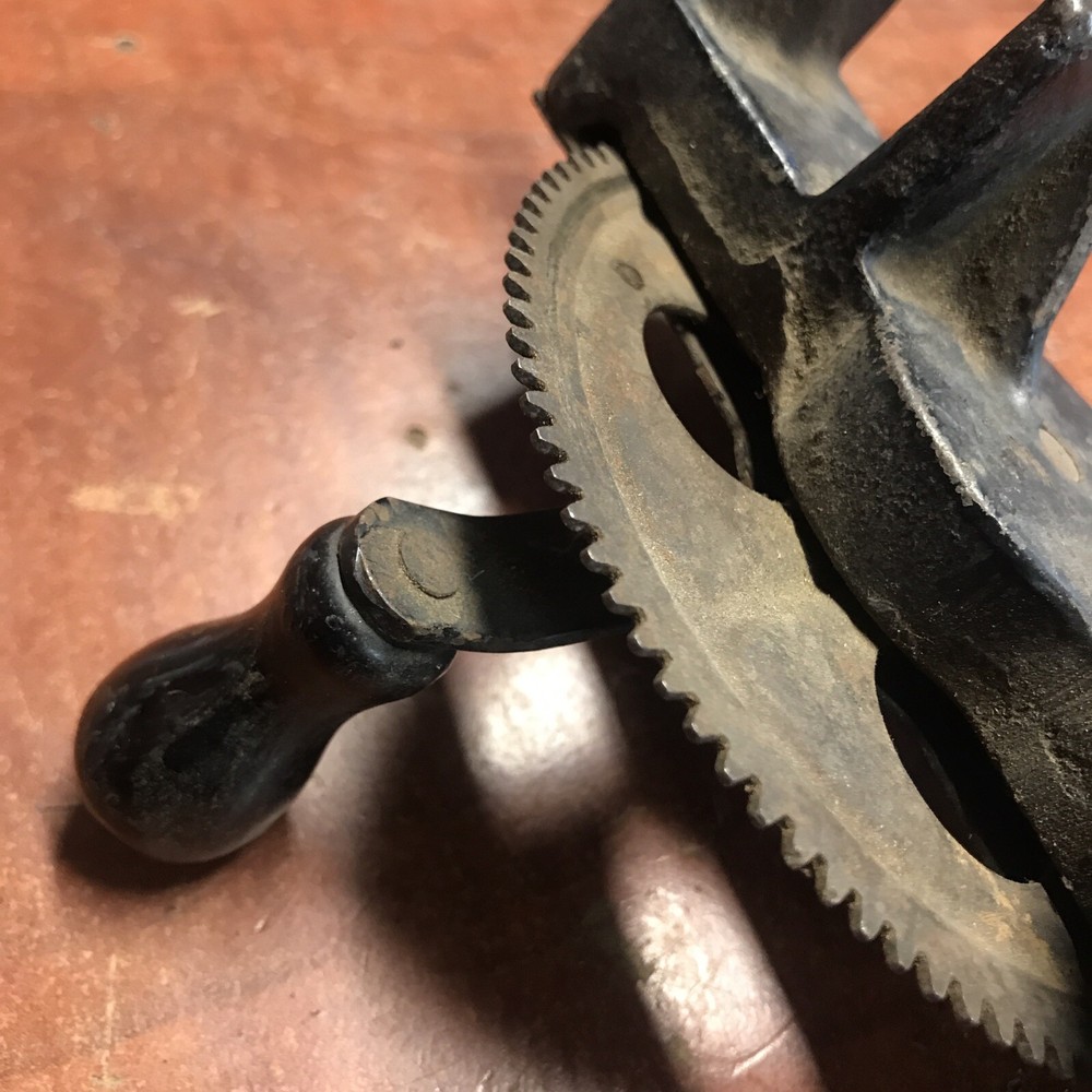 VTG Hand Crank Bench Table Mount Knife Sharpener Missing 1 Wheel See Desc.