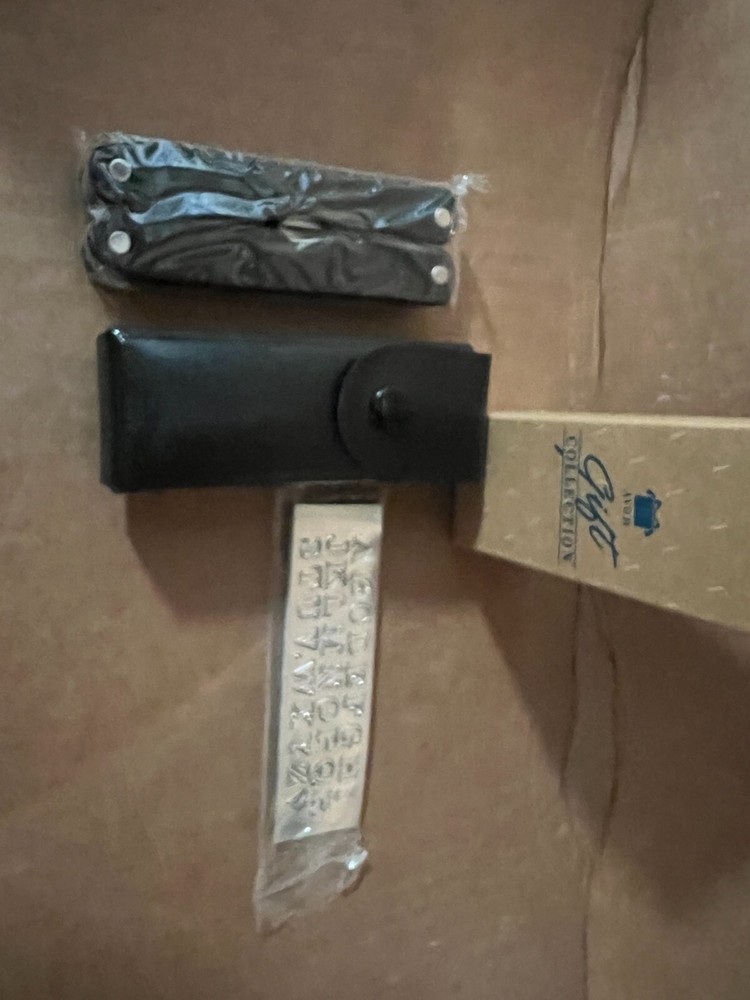 Avon Gift Collection 13 Multitool Function Tools Pocket Knife Tool All-In-One Nw