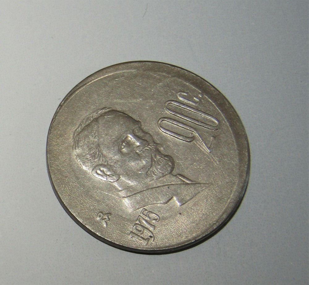 1975 MEXICO 20c. ERROR Off Center Strike