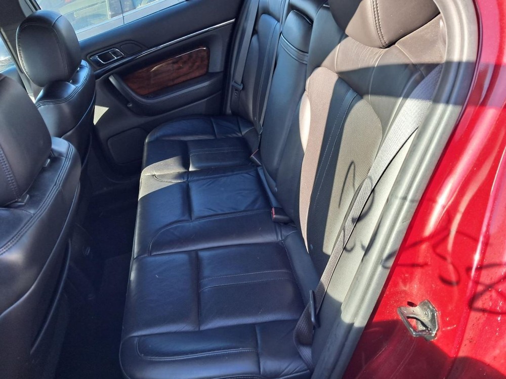 MKS 2014 Glove Box 4837357