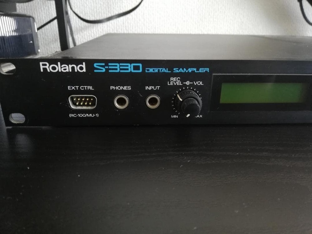 Roland S-330 Digital Sampler Rackmount Unit wi/controller(MU-1) system disk
