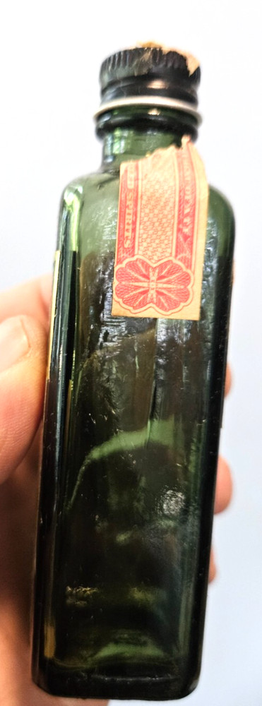 Passport Scotch empty 1/10th pint glass bottle stayed internationally buzzed