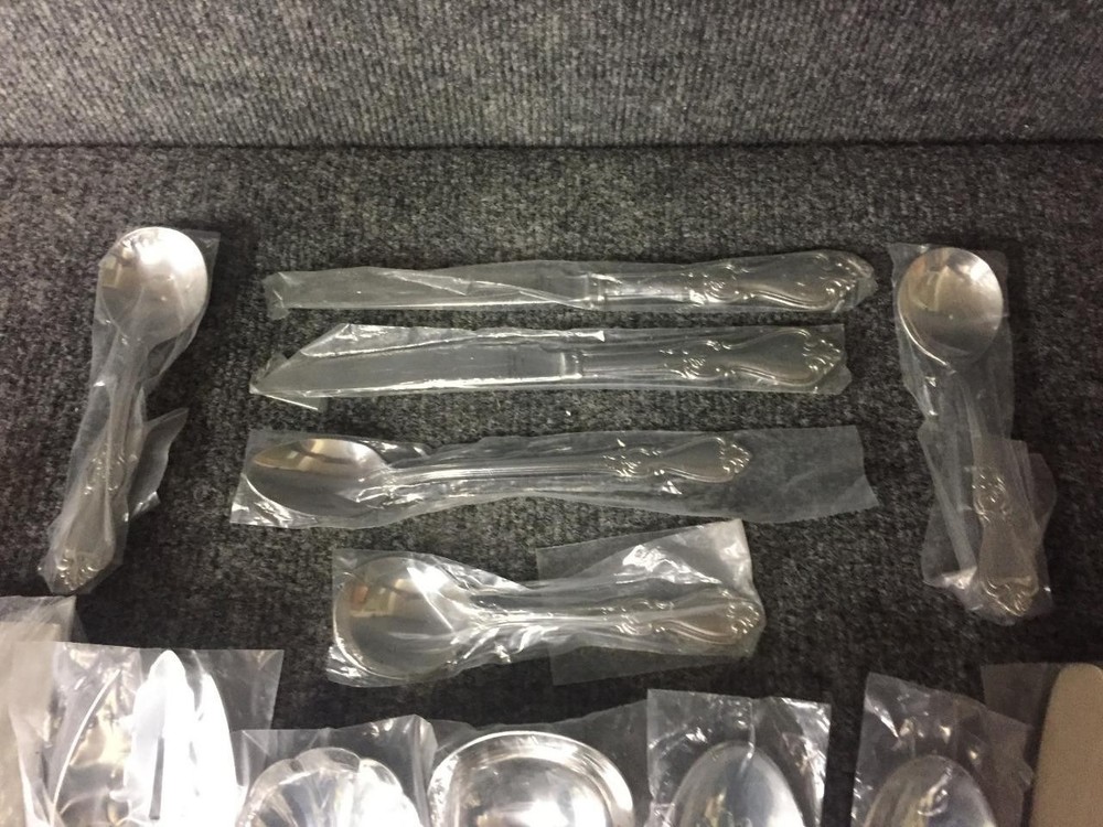 Reed & Barton Stainless Flatware Lincolnshire Glossy 9 Pc Hostess Serving Set +