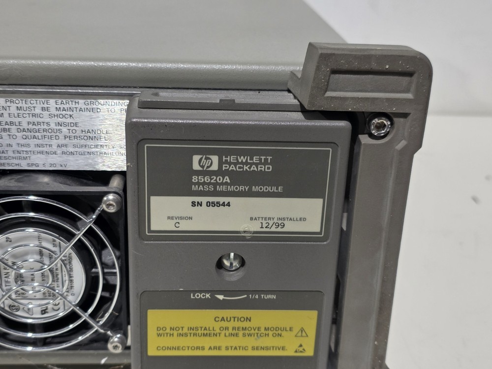 HP 8562E Spectrum Analyzer.