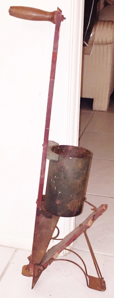 ANTIQUE AMERICAN STANDARD CORN SEED PLANTING TOOL PLANTER