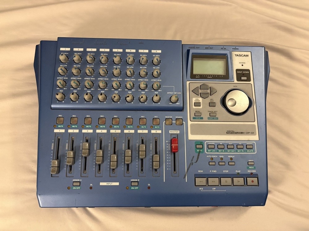TASCAM DP-01 8-Track Digital Recorder READ DESCRIPTION: “Please Wait…” ERROR