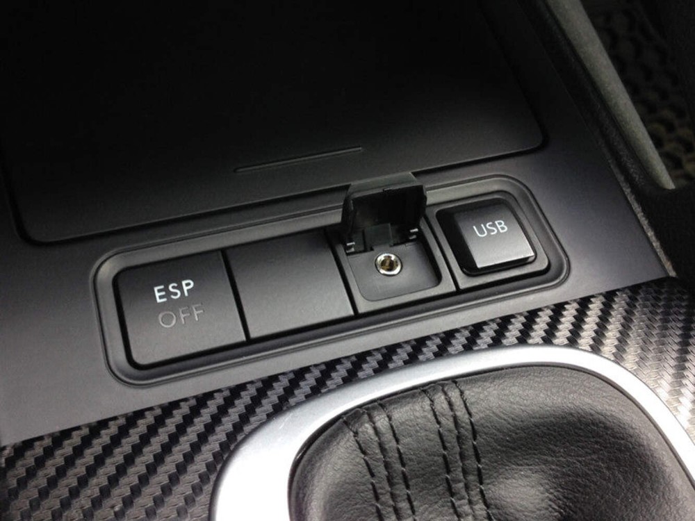 VW AUX Input - 5KD 035 724