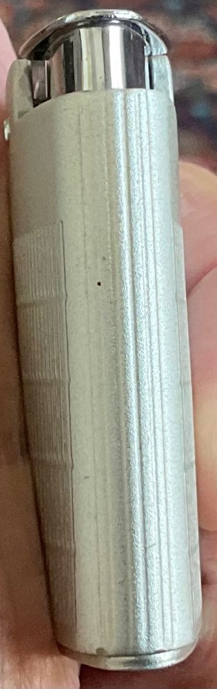 Vintage Ronson Varaflame Standard Lighter In Working Condition.