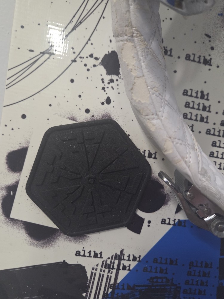 ALIBI Snowboard With Boots And Straps Connected (PLEASE READ DESCRIPTION)